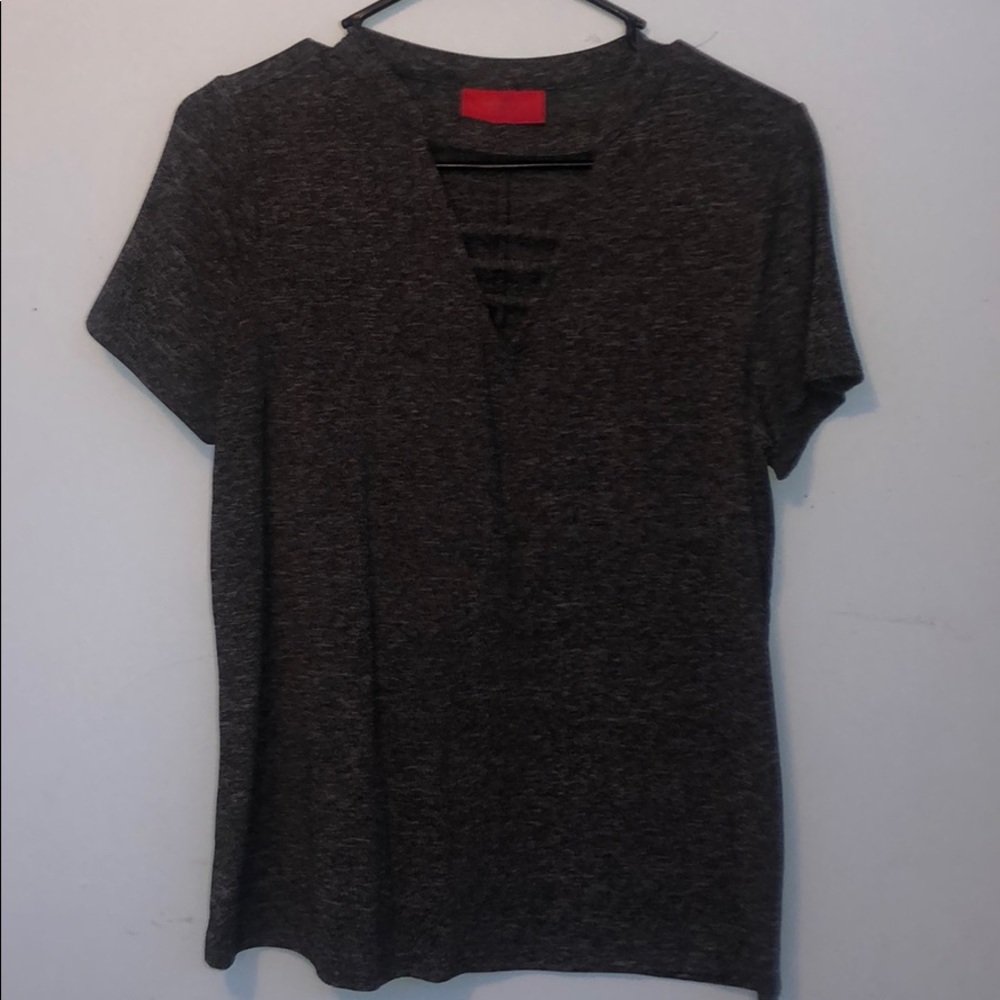 gray tee